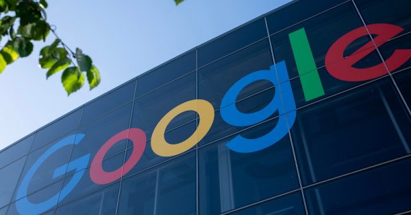 Google продвигает UGC: Салливан объясняет сдвиг в результатах поиска