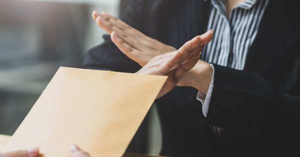 Google отклоняет призыв ЕС к проверке фактов в результатах поиска и Ютуб