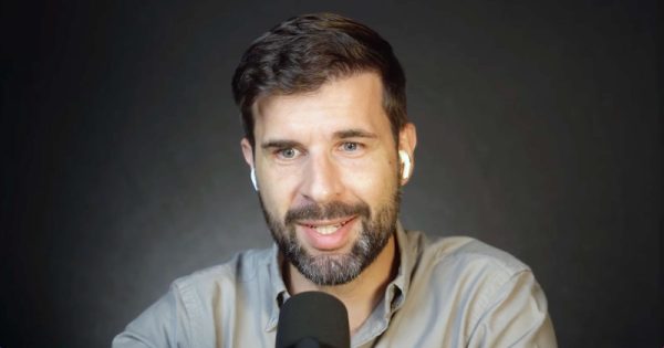 Данные Ahrefs показывают, что упоминания бренда повышают рейтинг в поиске AI