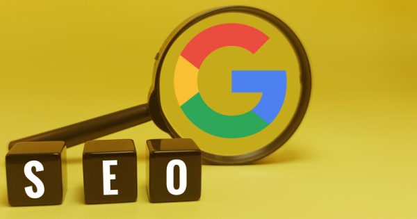 Google реагирует на ошибки, из-за которых старый брендинг сохраняется в результатах поиска